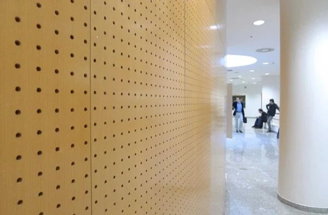 Gỗ tiêu âm đục lỗ