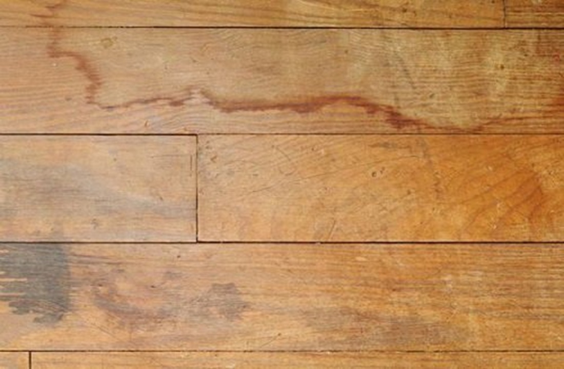 xử lý sàn gỗ bạc màu